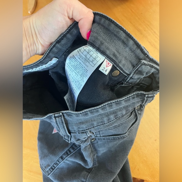 Vintage Black Washed Guess Straight Leg Jeans and Zipper Detail - Picture 4 of 4